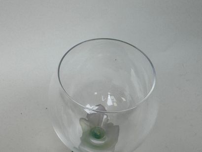 DAUM France.
Verre à buvant ballon en cristal...