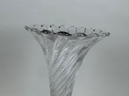 BACCARAT.
Centre de table composé d'une coupe...