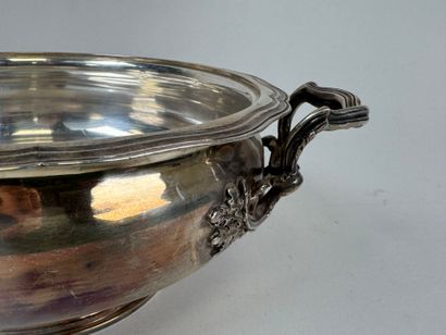 Légumier couvert en argent 950/1000e, les...