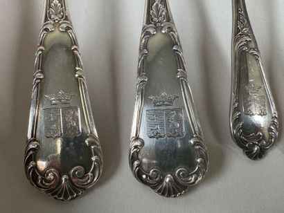 Ménagère en argent 950/1000 comprenant 18...