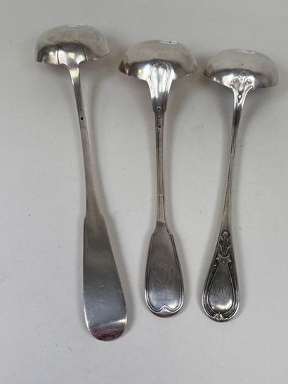 Trois louches en argent 950/1000, modèle...