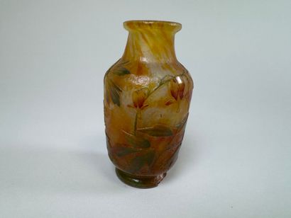 DAUM NANCY.
Petit vase balustre en verre...