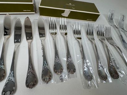 CHRISTOFLE. 
Partie de ménagère sous plastique...