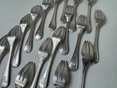 Émile PUIFORCAT.
Partie de ménagère en argent...