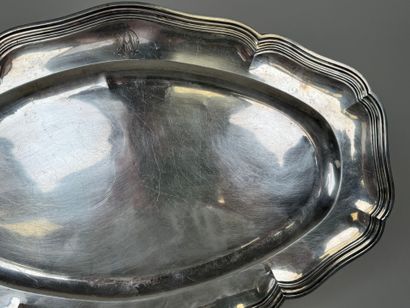 Plat ovale chantourné en argent 950/1000,...