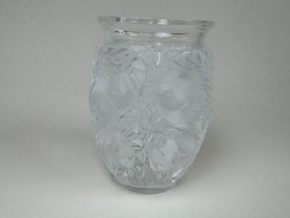 LALIQUE, France.
Modèle BAGATELLE.
Vase en...