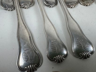 Lot en argent 950/1000 comprenant :
- 9 cuillères...
