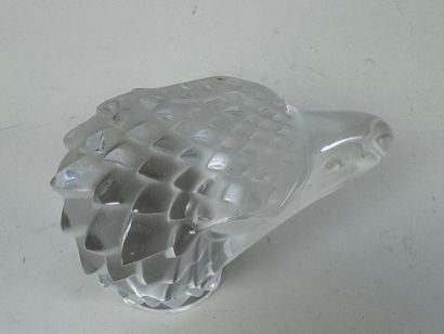 LALIQUE FRANCE. 
Modèle Tête d'aigle. 
Presse-papier...