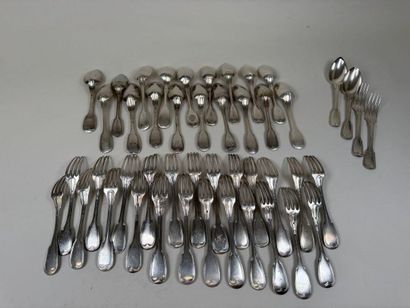 Ensemble de couverts en argent dépareillé,...