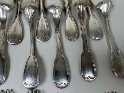Ensemble de couverts en argent dépareillé,...
