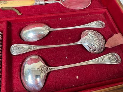 CARDEILHAC. 
Partie de ménagère en argent...