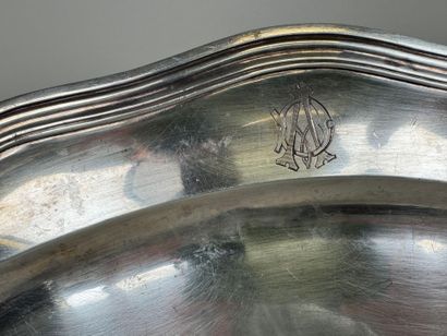 Plat ovale chantourné en argent 950/1000,...