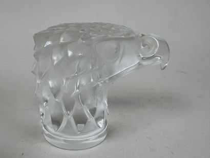 LALIQUE FRANCE. 
Modèle Tête d'aigle. 
Presse-papier...