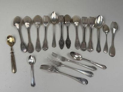 Important lot de couverts en argent 950/1000...