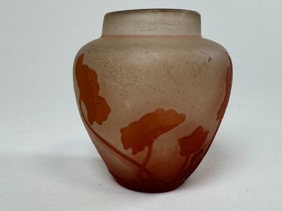 Émile GALLÉ (1846-1904).
Petit vase de forme...