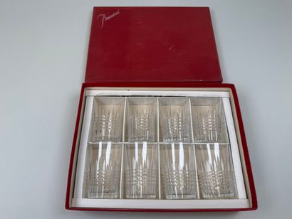 BACCARAT.
Série de 8 petits verres gobelets...