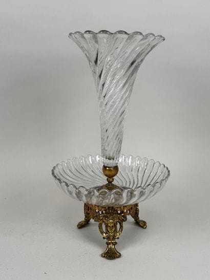BACCARAT.
Centre de table composé d'une coupe...