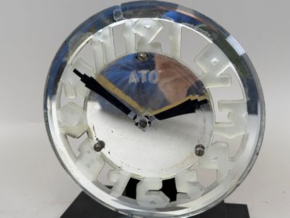 Léon HATOT (1883-1953) & ATO.
Pendulette...