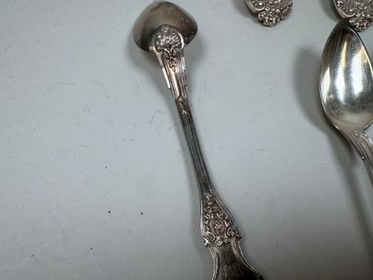 Série de 6 couverts de table et 6 petites...