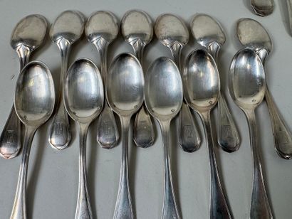 Émile PUIFORCAT.
Partie de ménagère en argent...