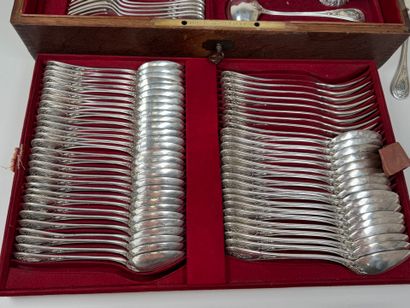 CARDEILHAC. 
Partie de ménagère en argent...