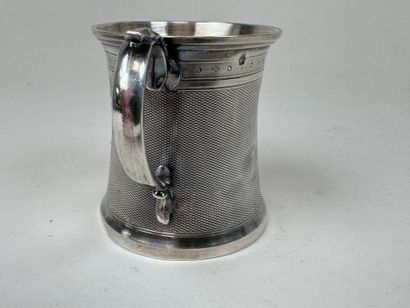 Tasse en argent 950/1000, poinçon Minerve,...
