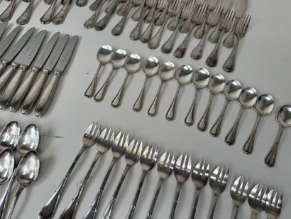 CHRISTOFLE.
Partie de ménagère en métal argenté...