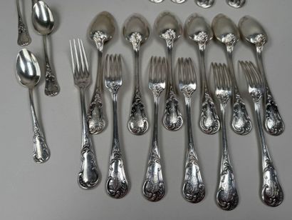 Partie de ménagère en argent à décor de feuillages,...