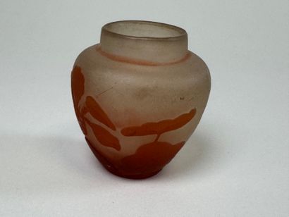 Émile GALLÉ (1846-1904).
Petit vase de forme...