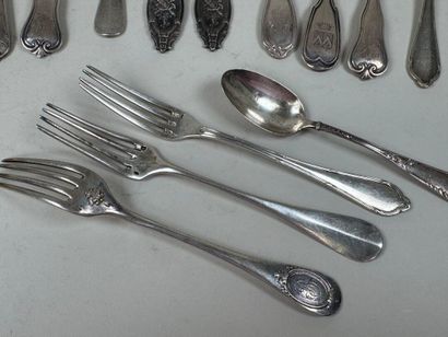 Important lot de couverts en argent 950/1000...
