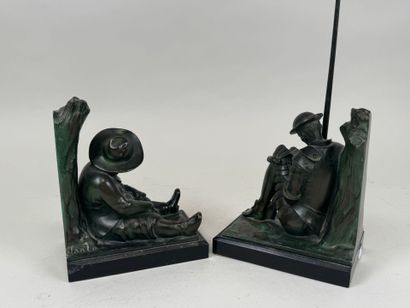 JANTE (XXe).
Paire de serre-livres en régule...