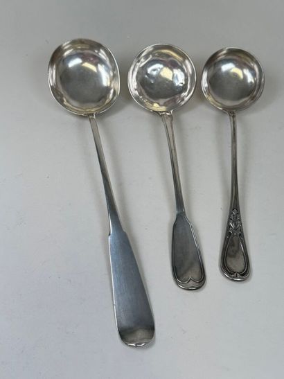 Trois louches en argent 950/1000, modèle...