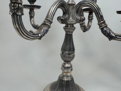 Paire de flambeaux en argent étranger à 4...
