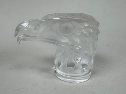 LALIQUE FRANCE. 
Modèle Tête d'aigle. 
Presse-papier...