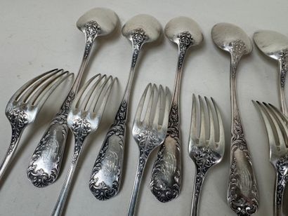 Série de 12 couverts de table en argent 950/1000,...