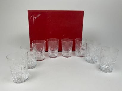 BACCARAT.
Série de 8 petits verres gobelets...