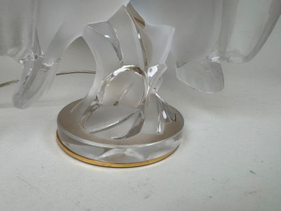 LALIQUE France.
Modèle ARIANE.
Lampe en cristal...