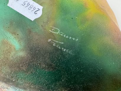 DAUM Nancy.
Vide-poche en pâte de verre polychrome...