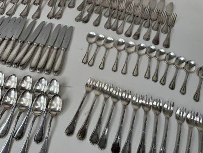 CHRISTOFLE.
Partie de ménagère en métal argenté...