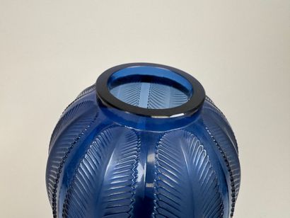 René LALIQUE (1860-1945). 
Modèle BISKRA.
Vase...