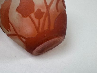 Émile GALLÉ (1846-1904).
Petit vase de forme...