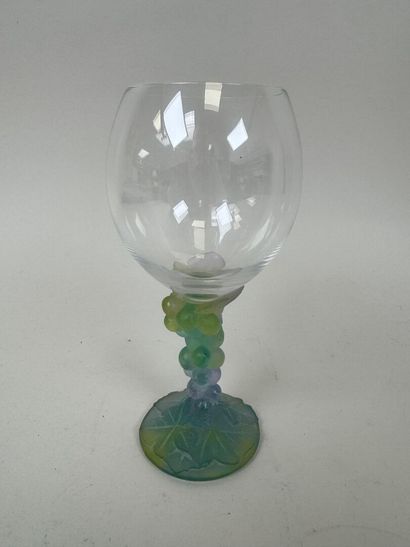 DAUM France.
Verre à buvant ballon en cristal...