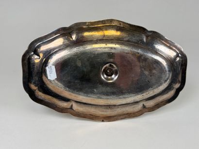 Saucière sur présentoir fixe en argent 950/1000,...