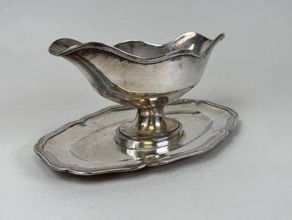 Saucière sur présentoir fixe en argent 950/1000,...