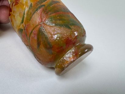 DAUM NANCY.
Petit vase balustre en verre...