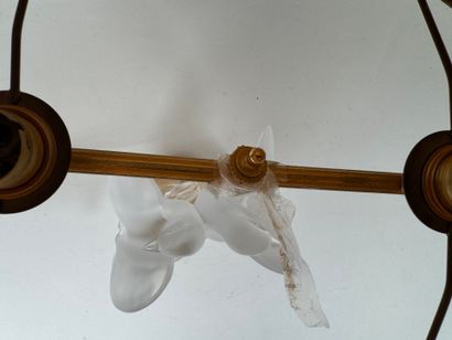 LALIQUE France.
Modèle ARIANE.
Lampe en cristal...