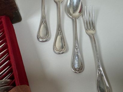 CARDEILHAC. 
Partie de ménagère en argent...