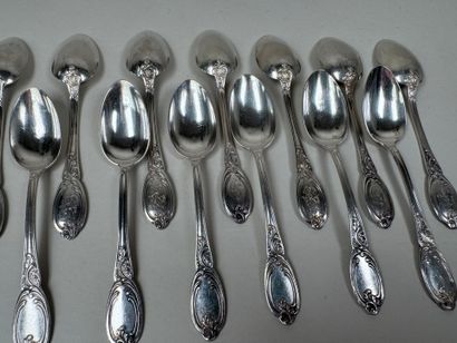 Série de 13 petites cuillères en argent 950/1000,...