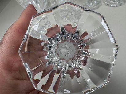 SEVRES.
Partie de service de verres en cristal...