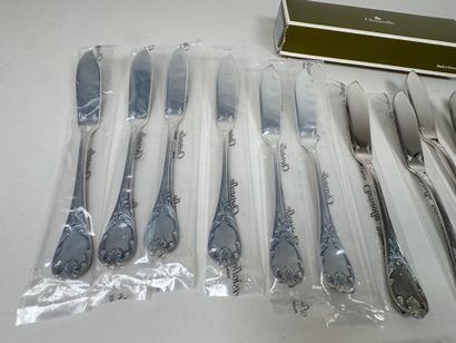 CHRISTOFLE. 
Partie de ménagère sous plastique...